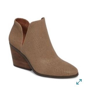 Lucky brand Lezzlee brown snakeskin pattern bootie
